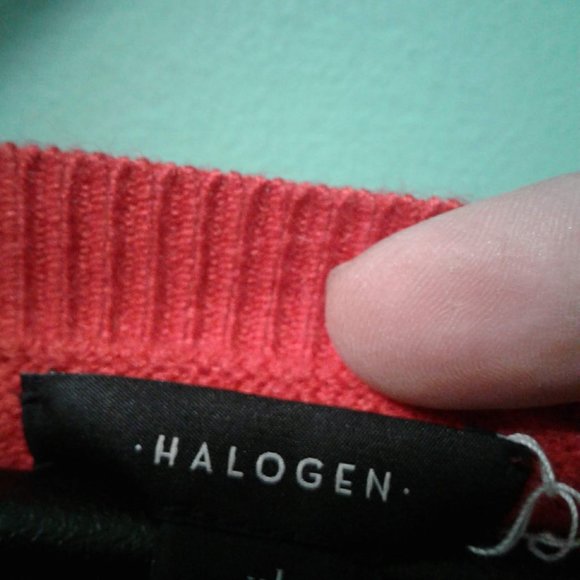 Beautiful very good quality sweater size large or extra  large  Nordstrom new - Picture 3 of 5